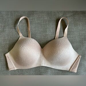 Wacoal Comfort Molded Nude Bra - 40D- Like New W/O Tags